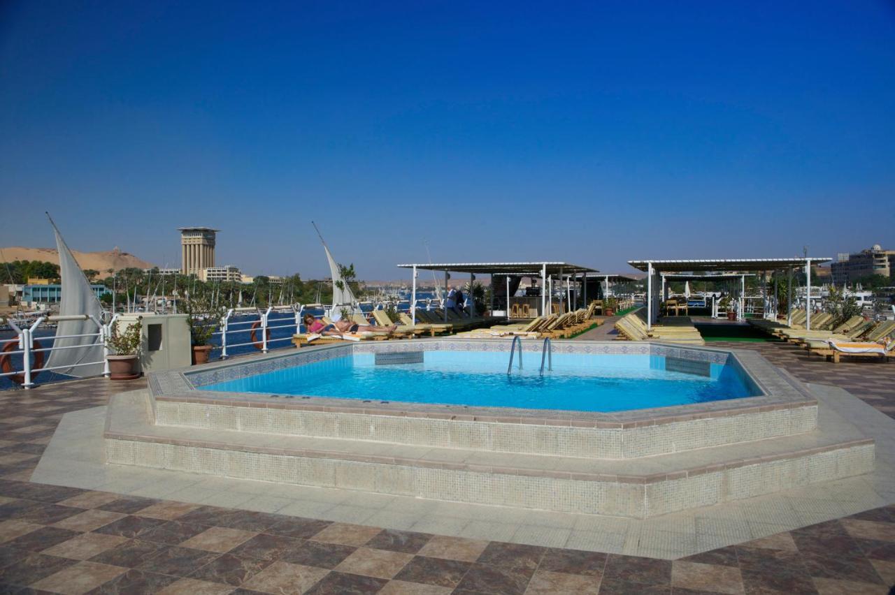 Nile Azur Luxor Exterior photo